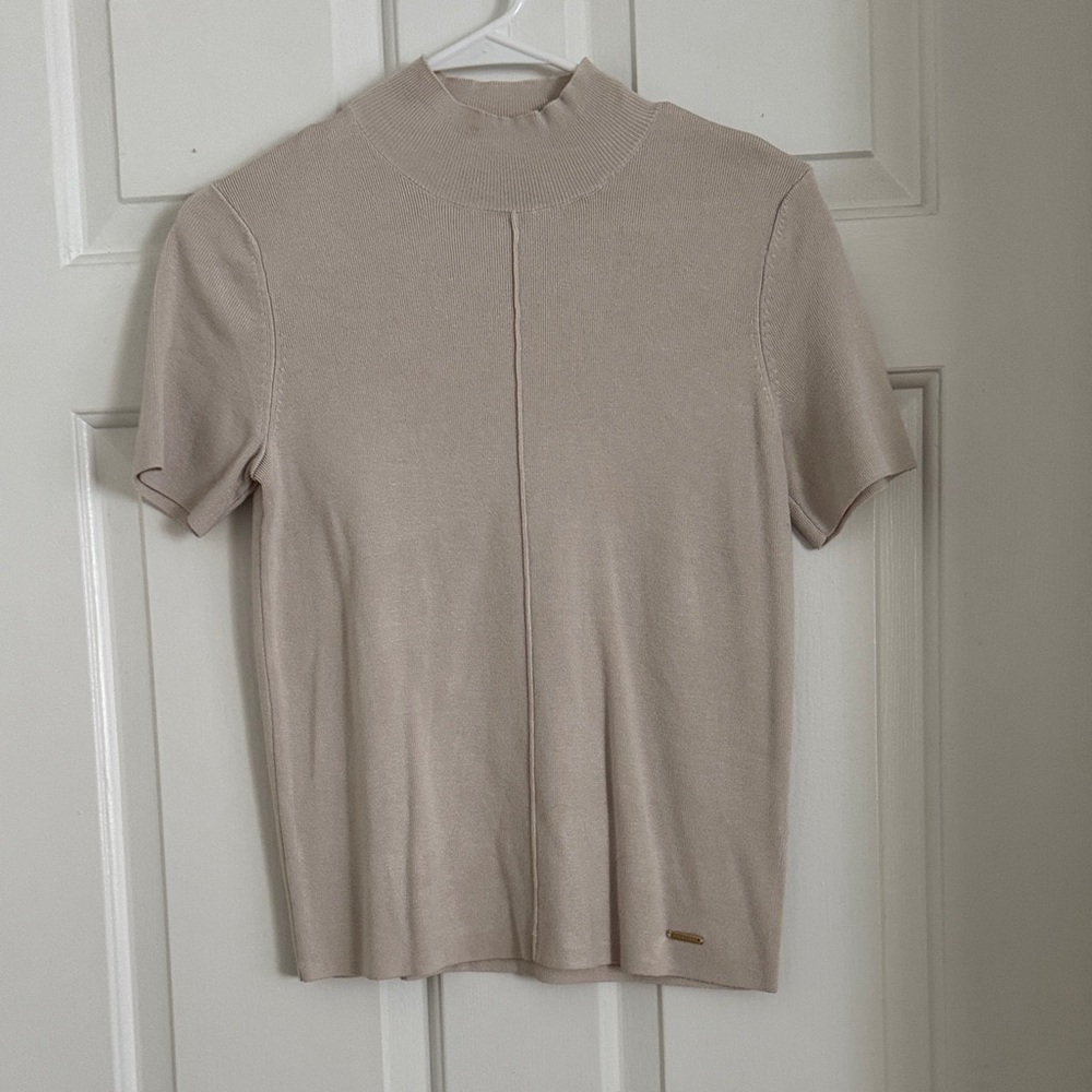 Tahari Cream Short Sleeve Mock Neck Knit Top